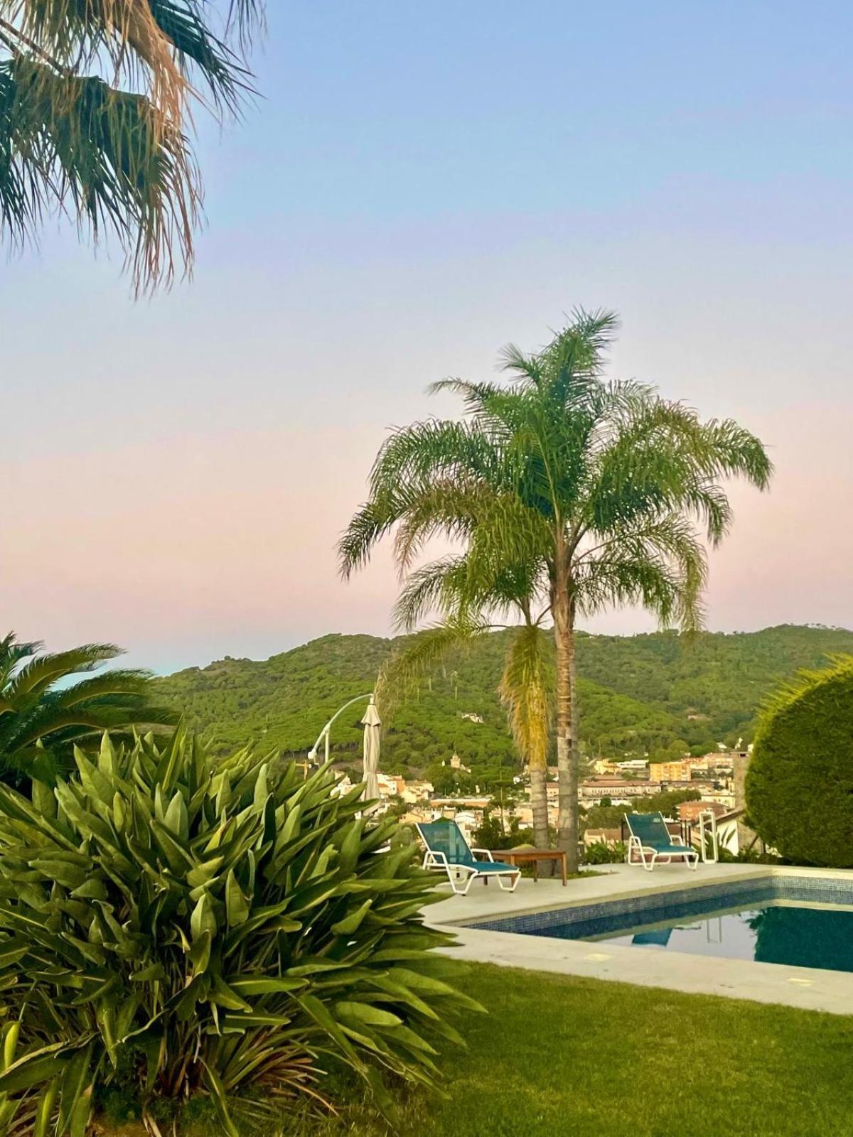 Palm Maresme - Suite With Bathroom And Terrasse With Ocean Views In A Private Villa Vilassar De Dalt Exterior photo
